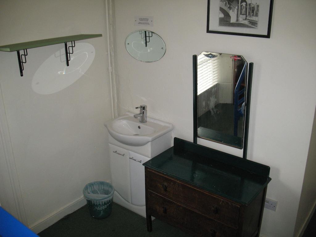 Beach Haven Holiday Hostel Tramore Room photo